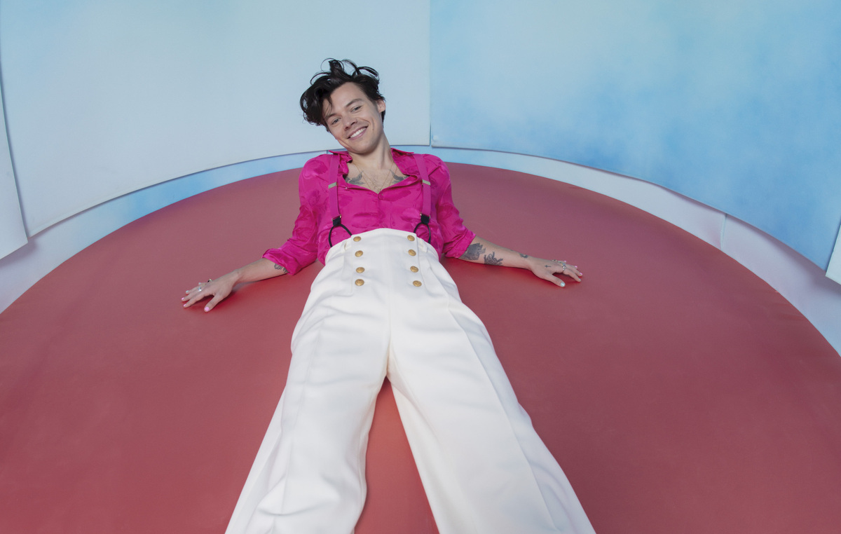 Album Baru Harry Styles Sukses Rajai Billboard